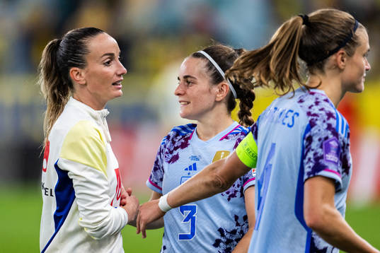 Kosovare Asllani of Sweden with Teresa Abelleira and Irene