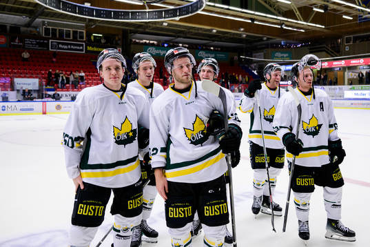 Östersunds spelare jublar