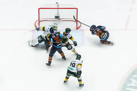 Djurgårdens John Norman gör 3-3 på Björklövens