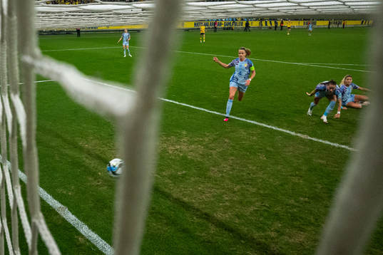 Irene Paredes of Spain sees Lina Hurtig of Sweden (not