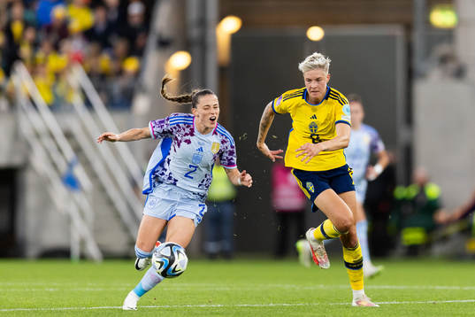 Ona Batlle of Spain and Lina Hurtig of Sweden