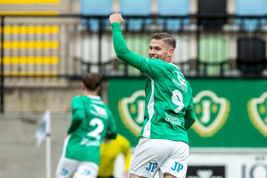 Jönköpings Södras Taylor Silverholt jublar efter 1-0
