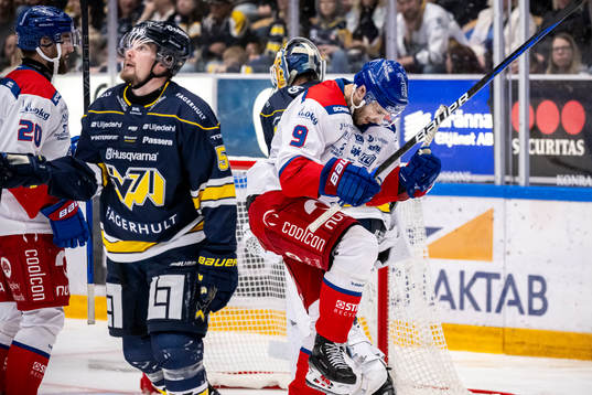 Oskarshamns Ahti Oksanen jublar