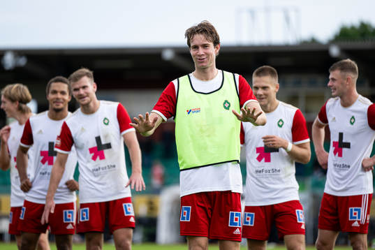 Skövde AIKs spelare jubler