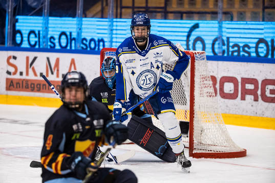 Leksands Lore Baudrit och Djurgårdens målvakt Ida Boman