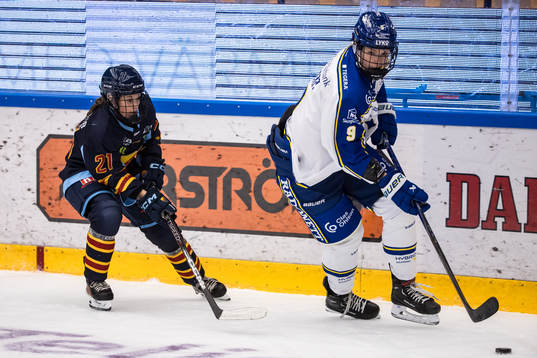 Djurgårdens Wilma Georgny och Leksands Lore Baudrit