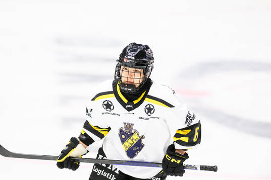 AIKs Mei Miura jublar