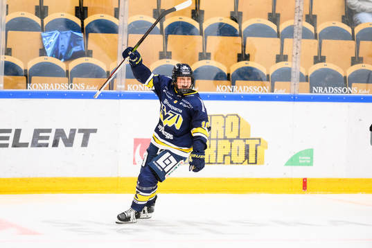 HV71s  Tea Løkke Nyberg jublar wfyter mål