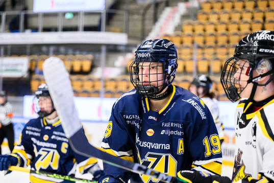 HV71s Klara Seroiszkova