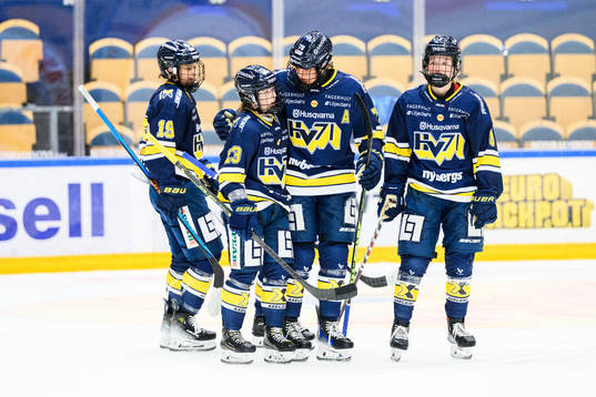 HV71s Elin Svensson jublar