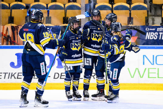 HV71s Elin Svensson jublar