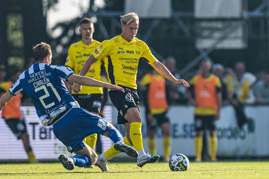 Mjällbys Herman Johansson och IFK Göteborgs Adam Carlén