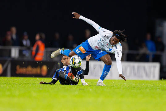 Sirius Tashreeq Matthews och Värnamos Frank Junior Agyei