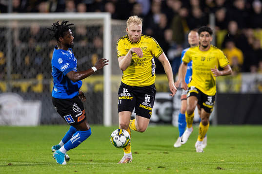 Halmstads Joseph Baffoe och Elfsborgs Sveinn Guðjohnsen