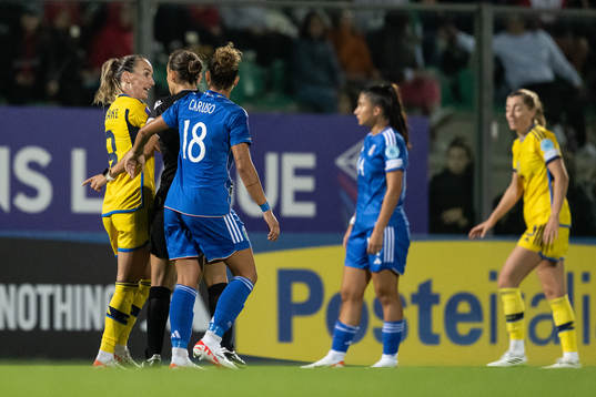 Kosovare Asllani of Sweden and Arianna Caruso of Italy in a
