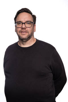 Akademiutvecklare Thomas Hasselgren poserar för porträtt
