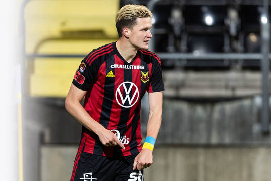 Östersunds Myroslav Mazur jublar efter 1-0