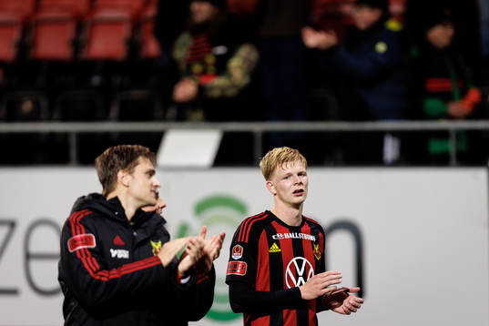 Östersunds Malcolm Stolt jublar
