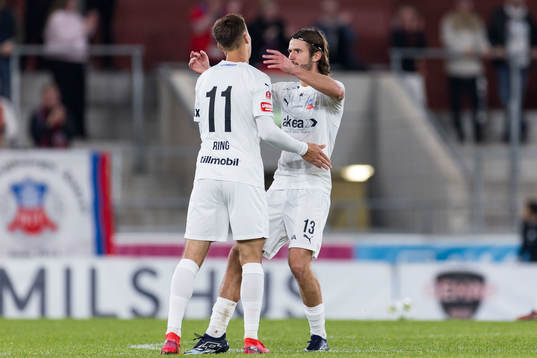 Helsingborgs Erik Ring och Wilhelm Loeper jublar 1-1