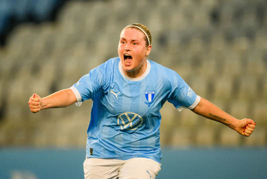 Malmö FFs Rebecka Holm jublar efter 2-1