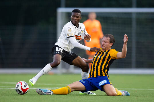 BK Häckens Akoua Romeo Amane och Jonsereds IFs Linus