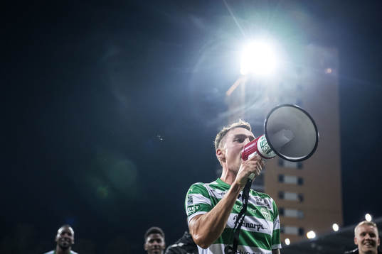 Västerås SKs Filip Tronet jublar
