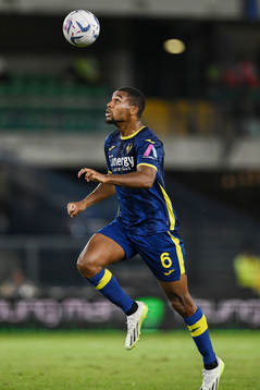  Mg Verona 27/09/2023 - campionato di calcio serie A / Hellas Verona-Atalanta / foto Matteo Gribaudi/Image Sport nella foto: Isak Hien (Hellas Verona).