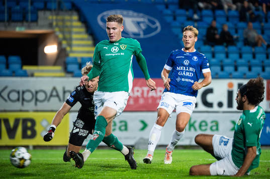 Jönköpings Södras Taylor Silverholt gör 0-1