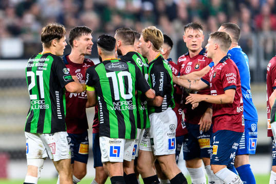 Irriterat mellan de båda lagens spelare