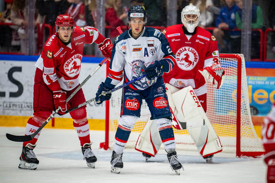 Troja/Ljungbys Calle Wäng och Halmstads Victor Gagic