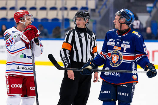 Timrås Anton Lander, Domare Christoffer Holm och Växjös