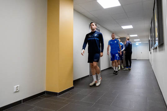 Oddevolds spelare på väg in till uppvärmningen