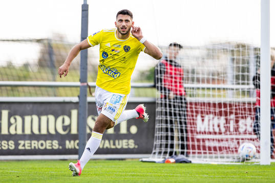 Falkenbergs Leonardo Farah Shahin jublar