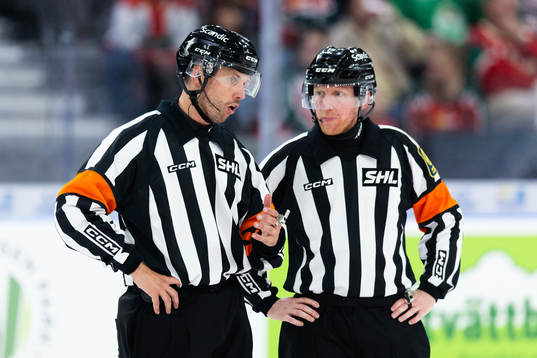 Domare Johan Magnusson och domare Mikael Holm