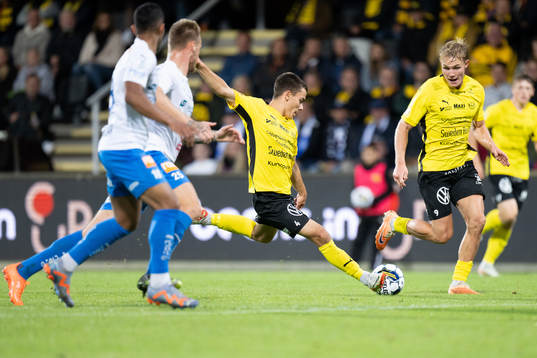 Värnamos Wenderson Oliveira do Nascimento och Victor