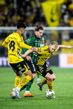 Varbergs Adnan Maric och Elfsborgs Sveinn Guðjohnsen