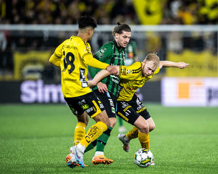 Varbergs Adnan Maric och Elfsborgs Sveinn Guðjohnsen