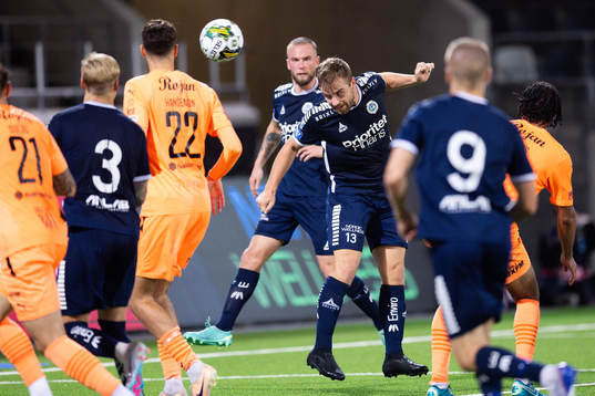 Utsiktens Erik Gunnarsson nickar in 1-1