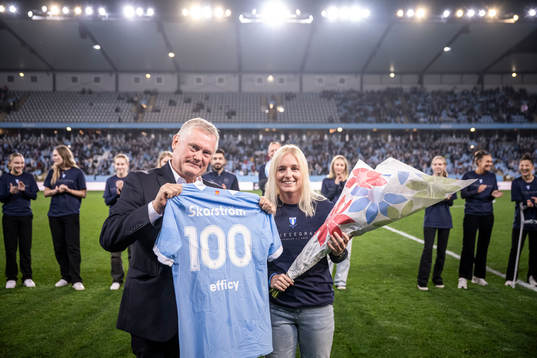 Melina Skarström uppmärksammas för 100 spelade matcher i