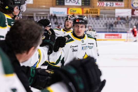 Östersunds Viktor Granholm jublar