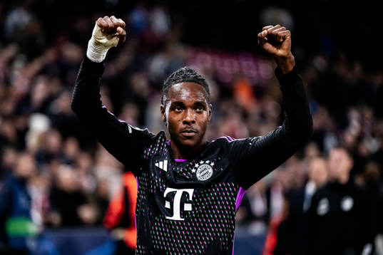 Mathys Tel of Bayern Munich celebrates