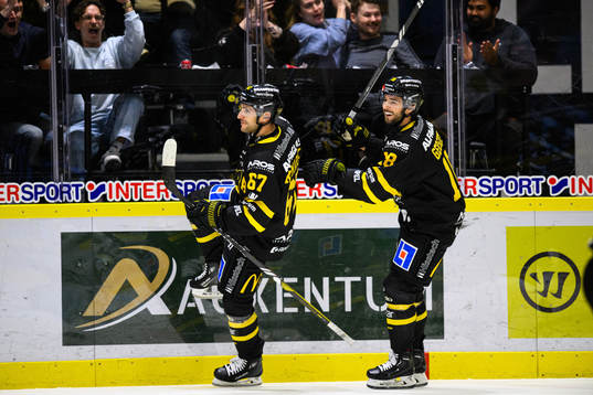 Västerås Konstantin Komarek och Västerås Shane Gersich
