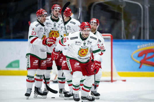 Moras Johan Persson jublar