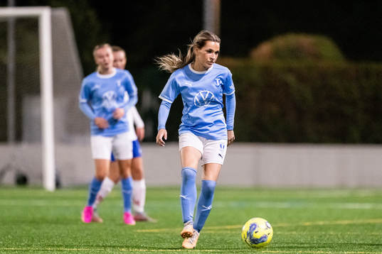 Bla gjennom flere bilder av Fotboll, Division 4 Sydvästra Skåne, dam, Malmö FF Akademi - Ystads IF