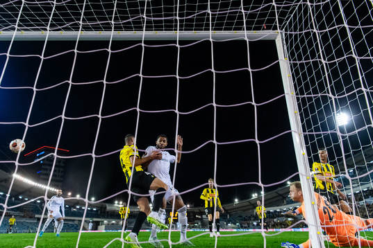 Aiham Ousou and goalkeeper Peter Abrahamsson of Häcken