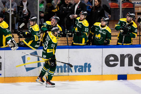 Östersunds Viktor Granholm  jublar