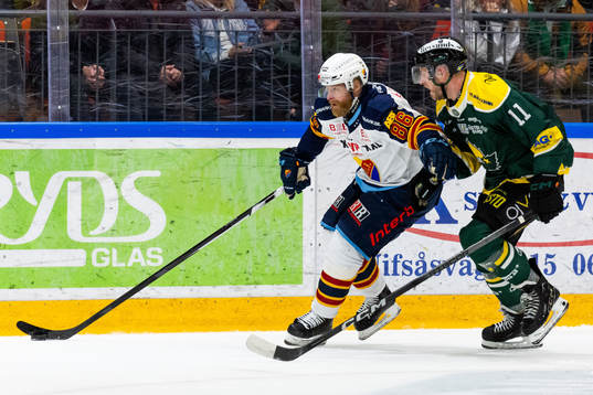 Djurgårdens Linus Klasen och Östersunds Josef Ingman