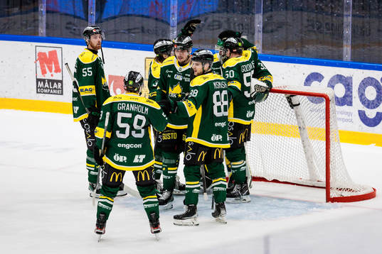 Östersunds spelare jublar