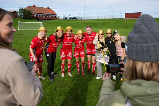 Elfsborgs spelare och ledare firar seriesegern