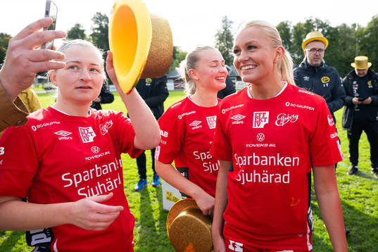Elfsborgs spelare och ledare firar seriesegern